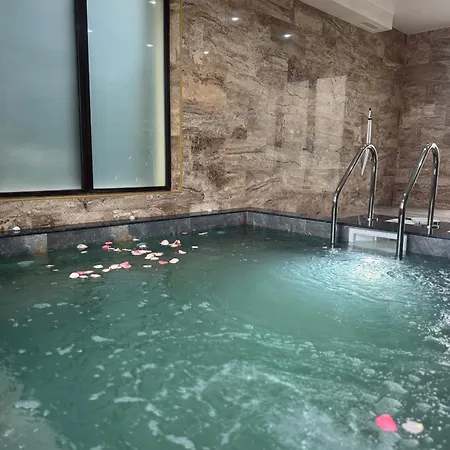 Alex Village Pensionat 4*