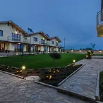 בית הארחה Alex Village