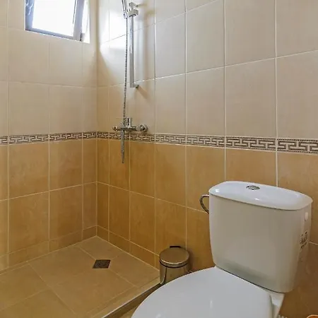 بيت ضيافة Alex Village 4*