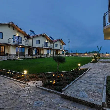 بيت ضيافة Alex Village